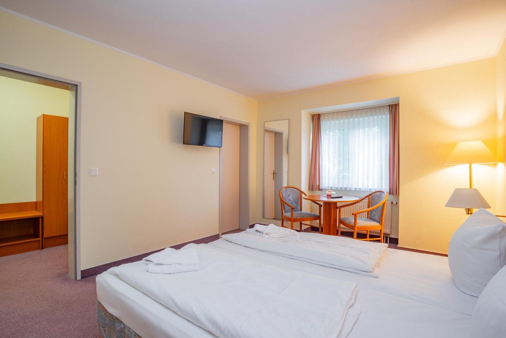 Waldhotel Schoeneiche -Self Check-In- Esterno foto